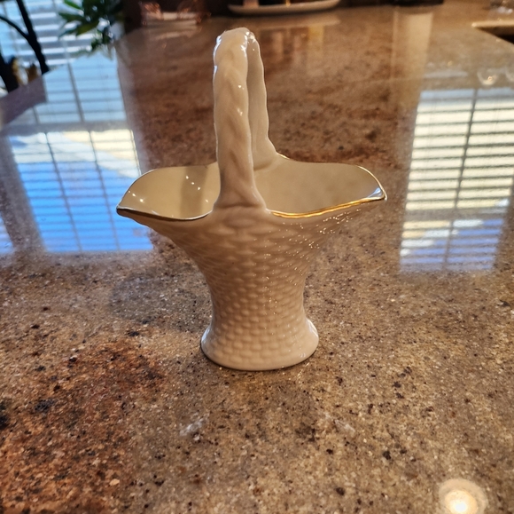 🐣LENOX/Basket🐣 - Picture 1 of 5